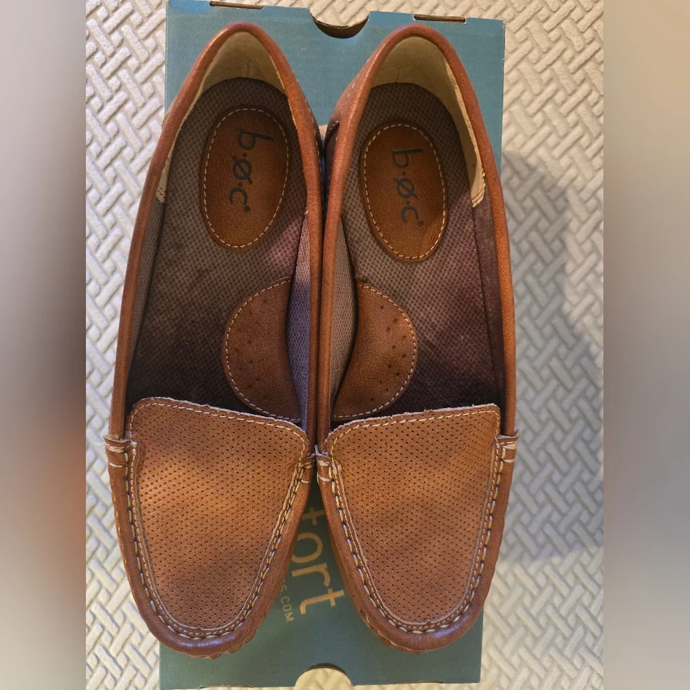 NEW b.o.c. Women's Brown Loafers Size 6 - Picture 1 of 11